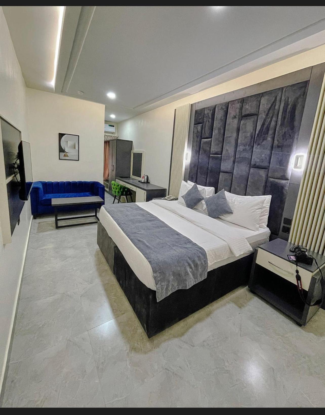 The Mayrock Hotel Αμπούζα Εξωτερικό φωτογραφία
