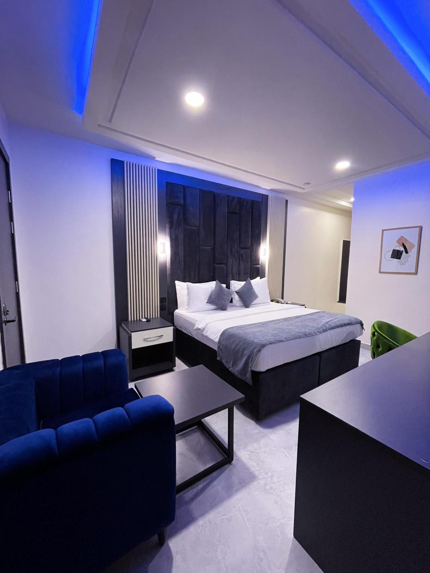 The Mayrock Hotel Αμπούζα Εξωτερικό φωτογραφία