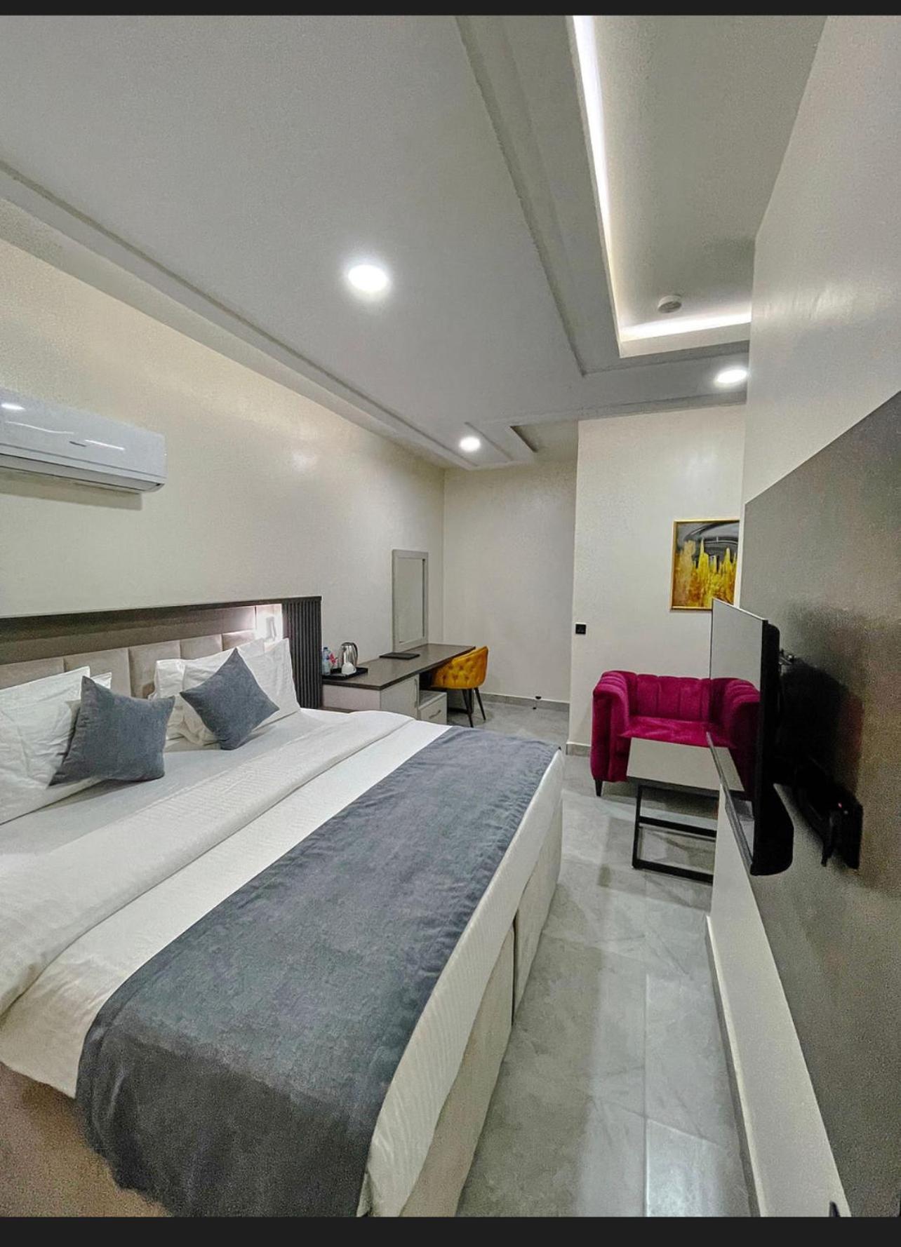 The Mayrock Hotel Αμπούζα Εξωτερικό φωτογραφία