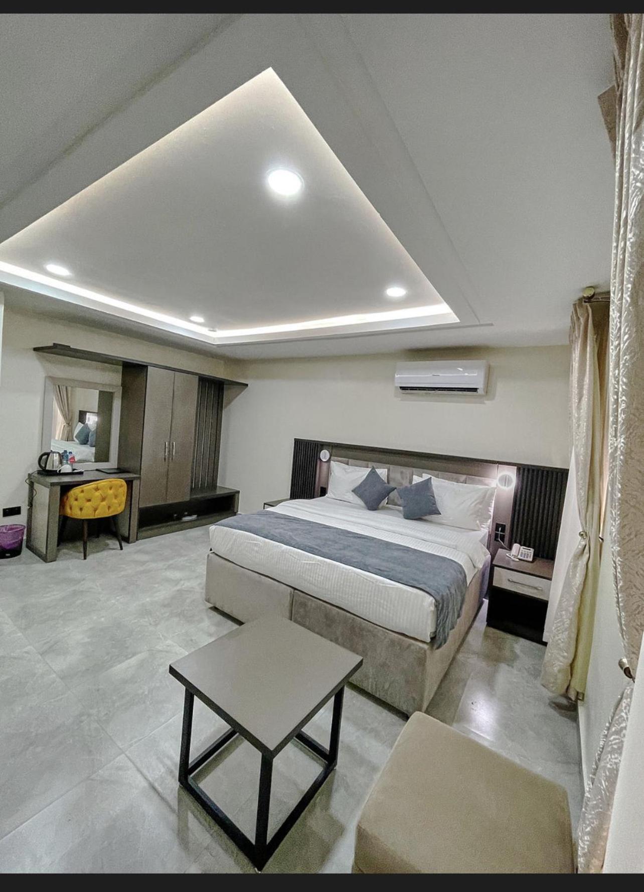 The Mayrock Hotel Αμπούζα Εξωτερικό φωτογραφία